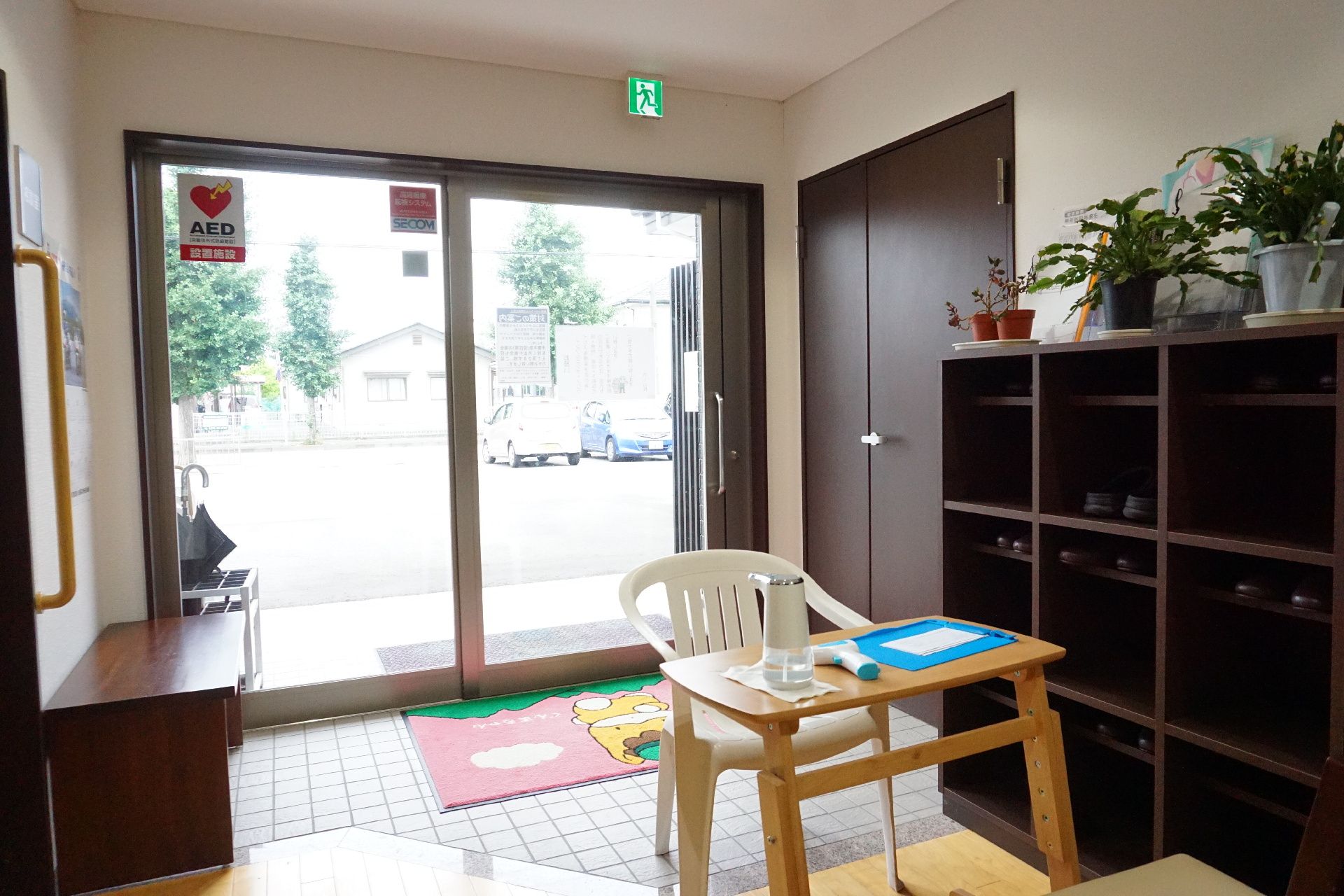段差が解消され、転倒の危険なく安全に通行できる玄関