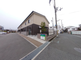 住宅街にある施設の外観