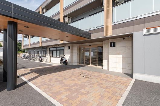 外観エントランス