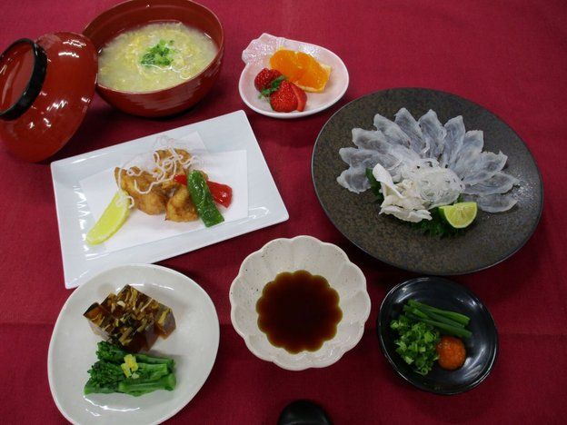 彩り豊かな食事の一例
