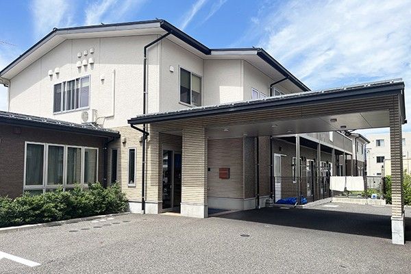 暖かみのあるエントランス