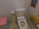 介護施設内の洗面とトイレ設備