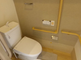 介護施設内の居室とトイレの様子