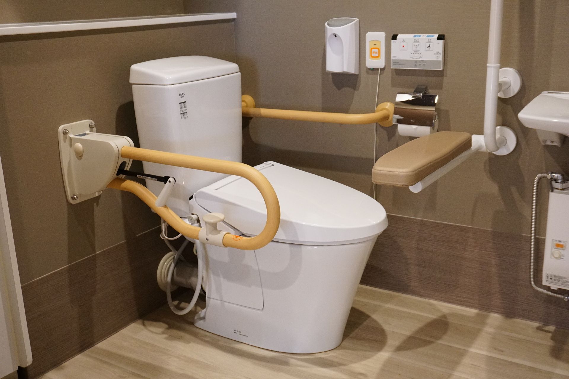 ウォシュレット機能のついているトイレ