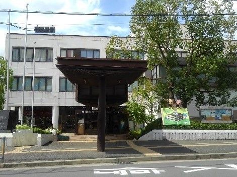 市民センターを外から写した写真。市の施設の一つ