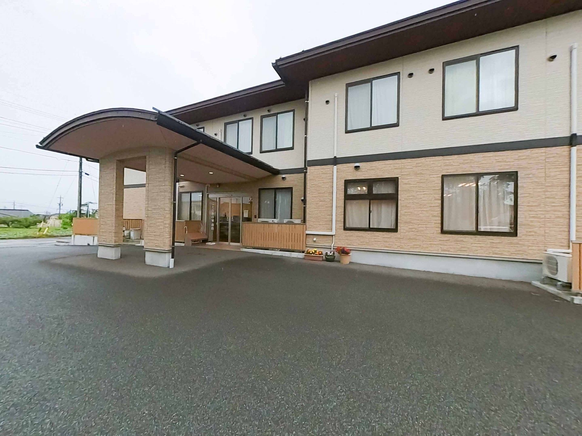 エントランスの外観