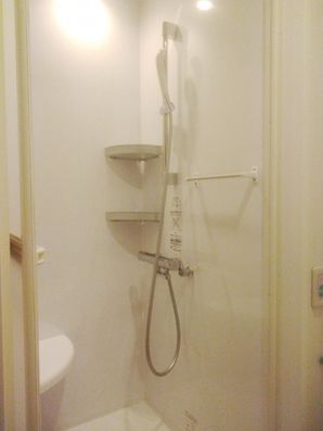 居室内のシャワールーム