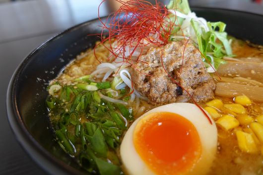 味処のぞみの定番メニュー「安養寺ラーメン」