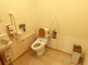 介護施設の清潔なトイレエリア