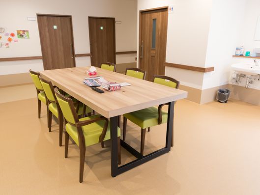 ダイニングテーブル