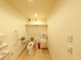 快適な廊下とトイレ施設