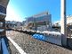 駐車場と自転車置き場の外観