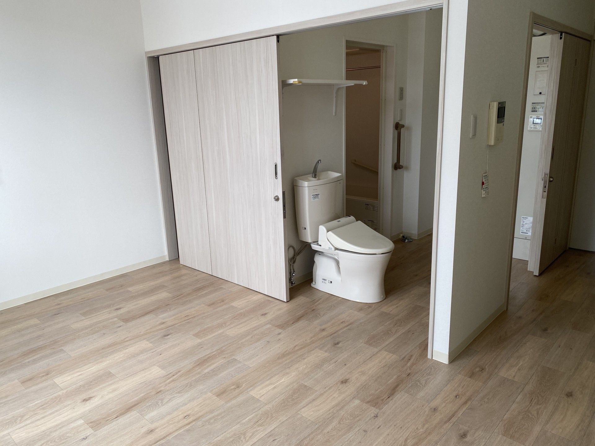 バリアフリーのトイレ空間