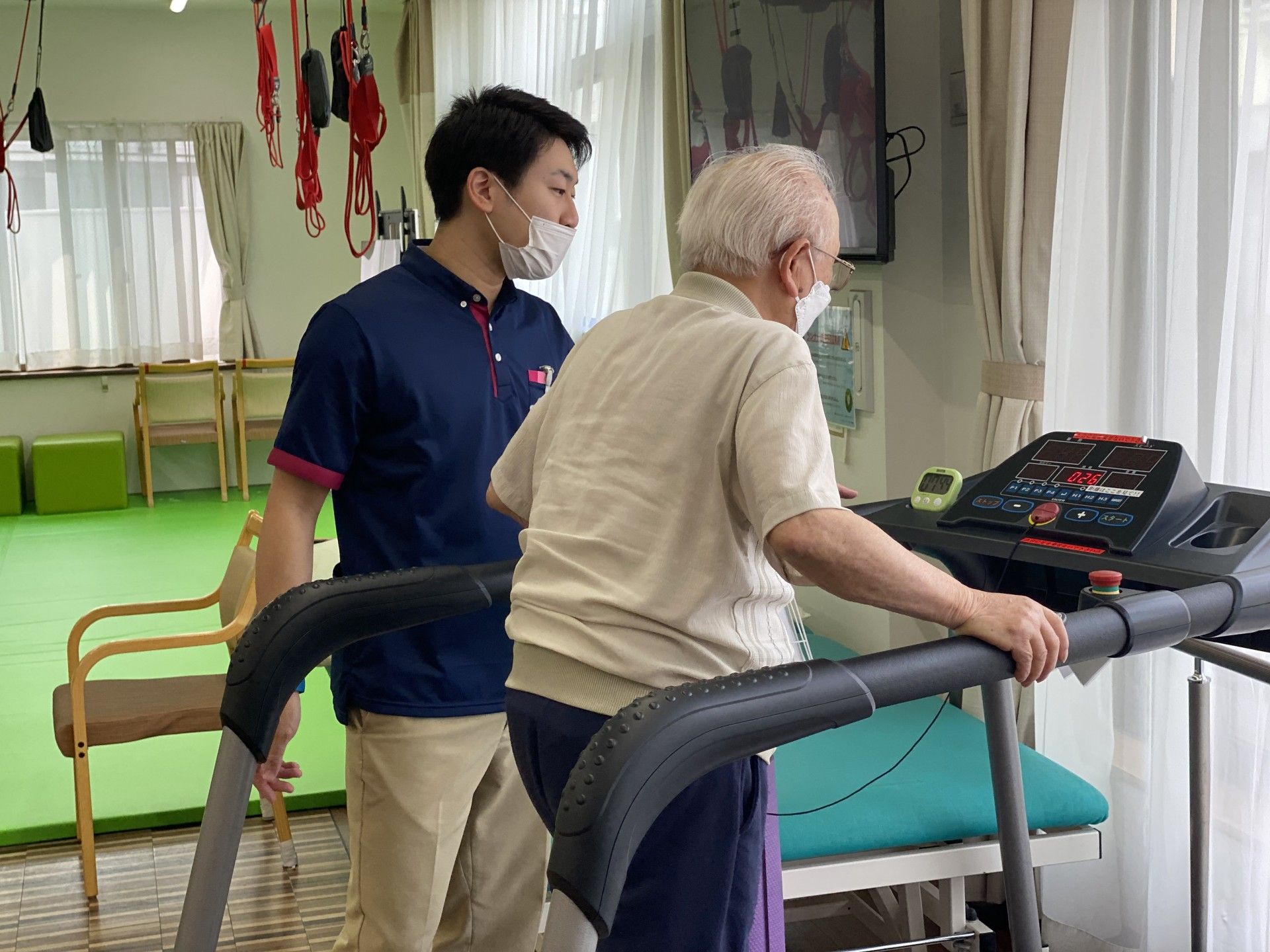 運動機器を使う様子