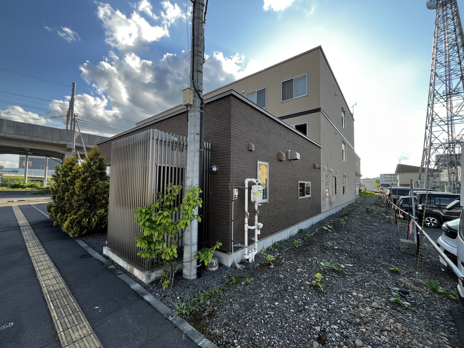 建物外観と周辺の様子
