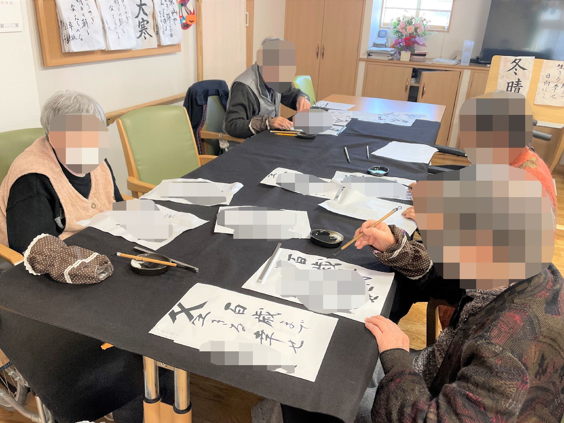 書道を楽しむ活動風景
