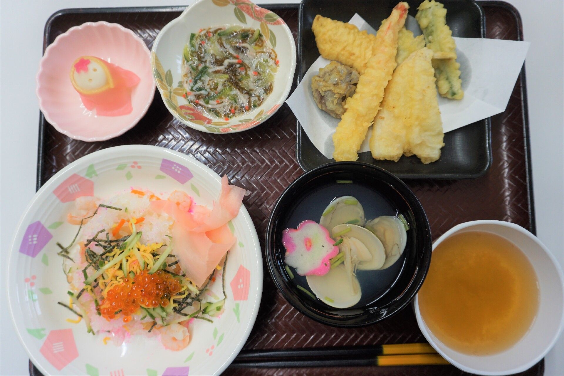 和食の彩り豊かな食事