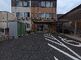 ゆったりとした入口のある建物