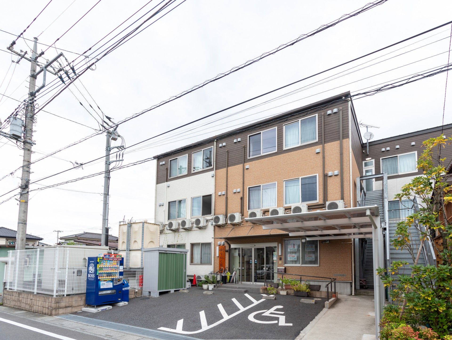 ゆったりとした玄関の施設