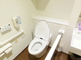 バリアフリー設計のトイレ空間