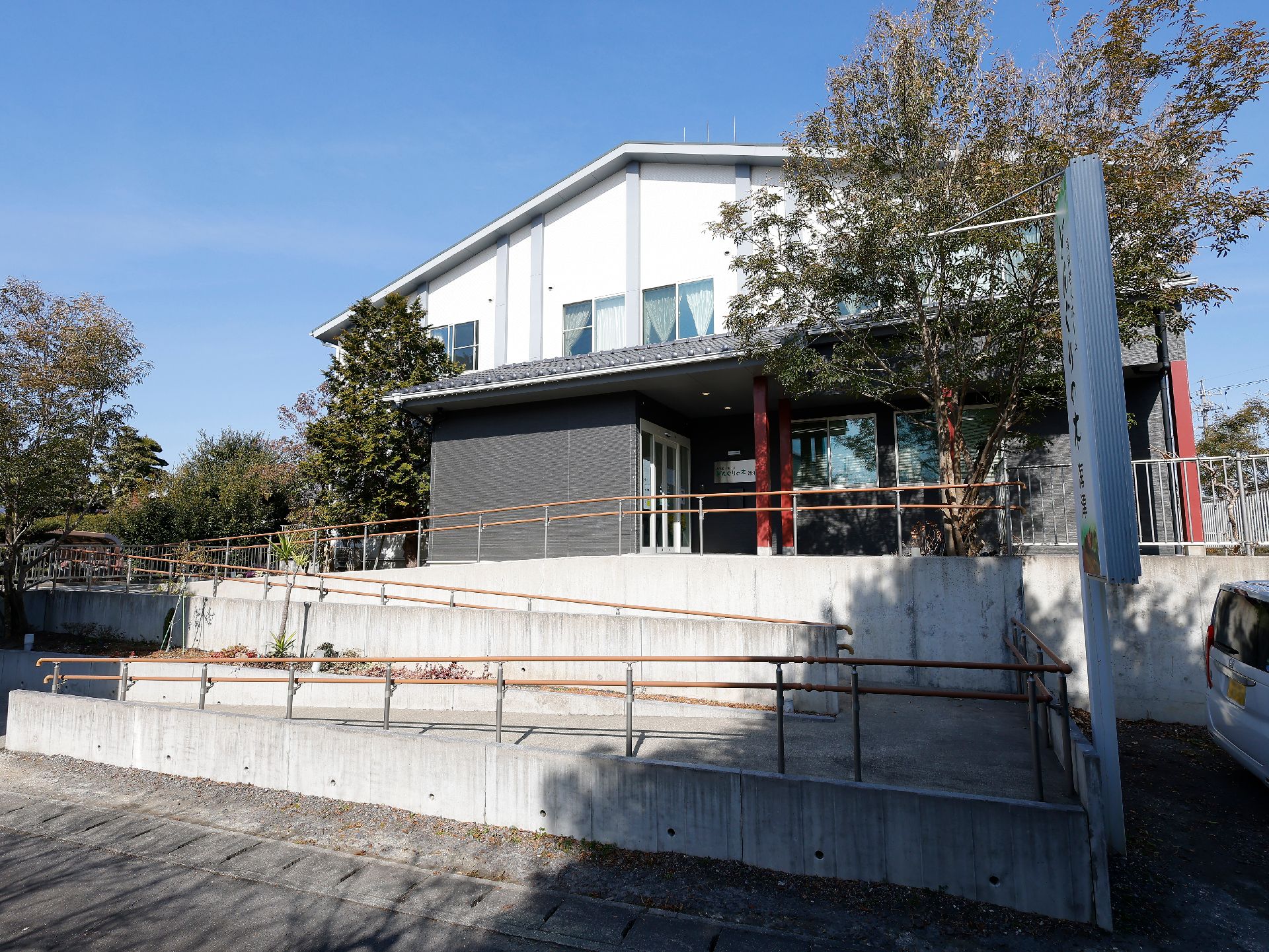 ２階建ての施設