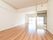 畳の部屋が付いた居室は広く、大きな窓が付き明るい雰囲気。
