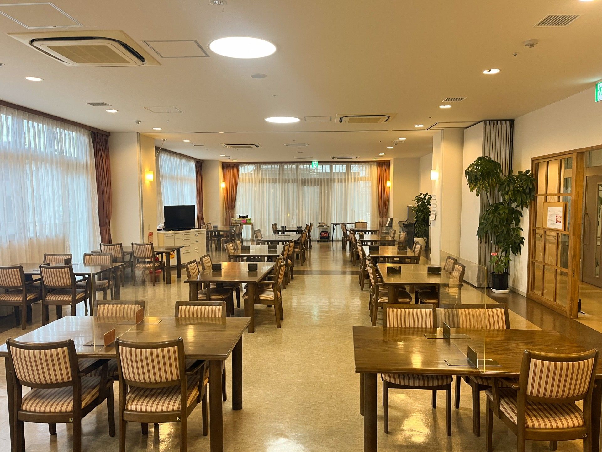 広々とした食堂