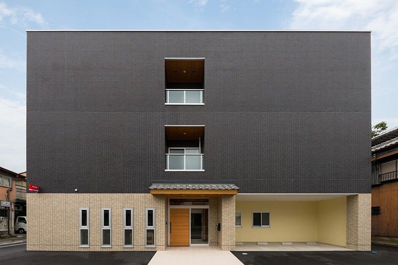 モダンな建物の正面