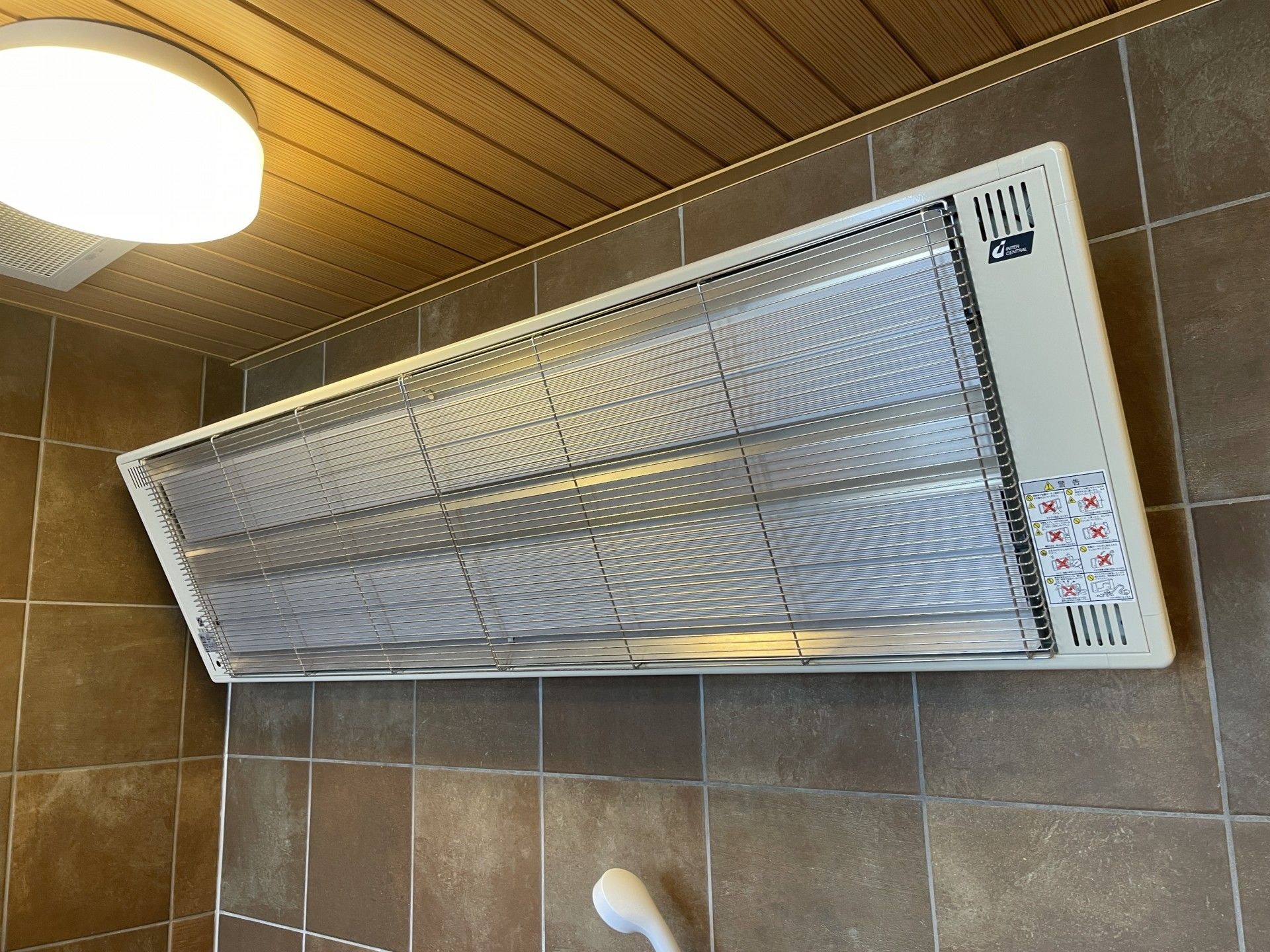 暖房設備のある浴室