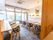 カウンター席も設置されている共有スペース