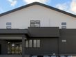 落ち着いた外観の建物