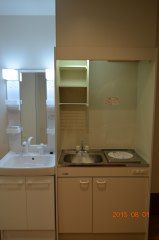 お部屋の中には、ミニキッチン、洗面台付き