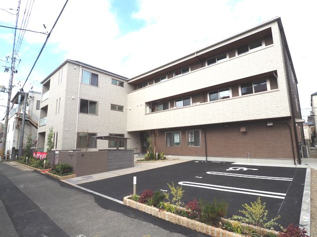 ゆとりある施設外観