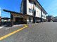 広々とした建物の外観