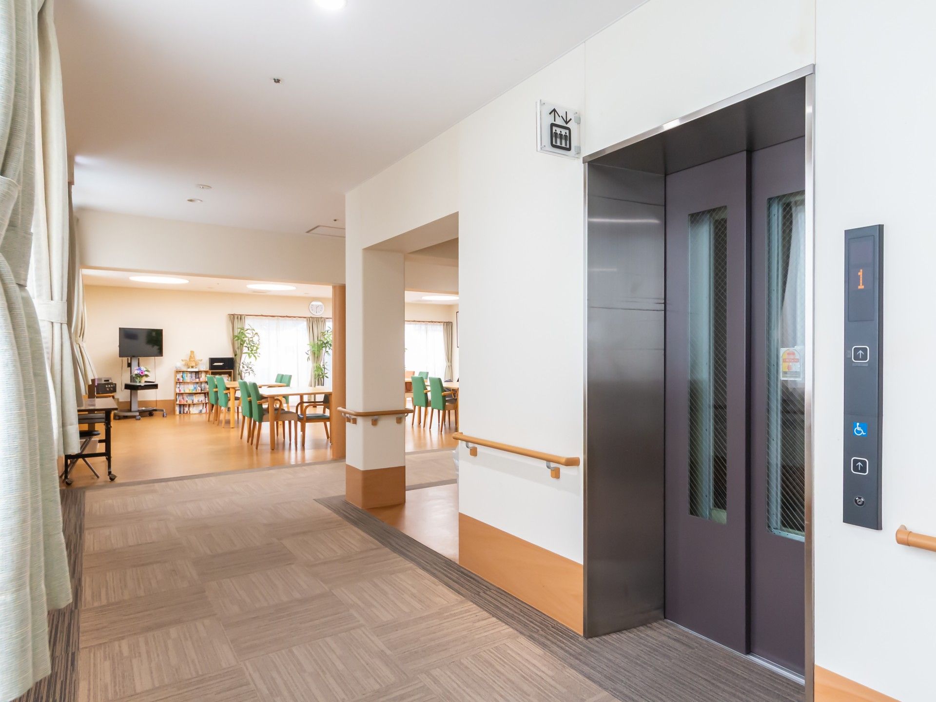 エレベーターと共有スペース