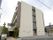 ４階建ての建物は、マンションのような外観となっている。道路から玄関口への通路がバリアフリーになっており、入居者様には安全にご移動いただける。