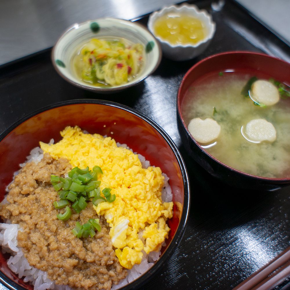 和食の食事セット