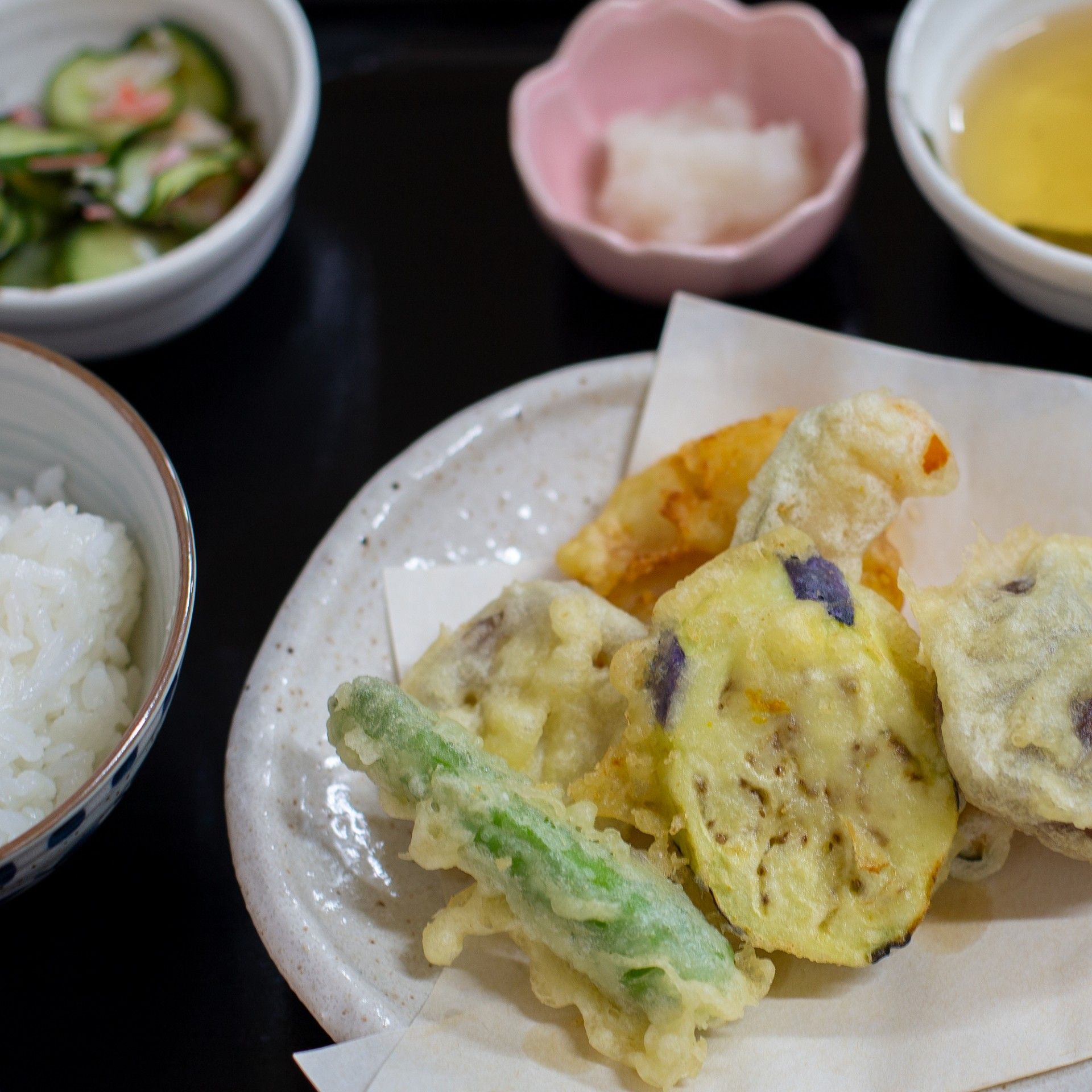 和食の食事風景