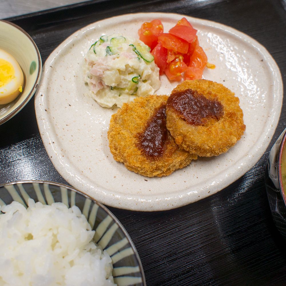 手作り感のある食事風景