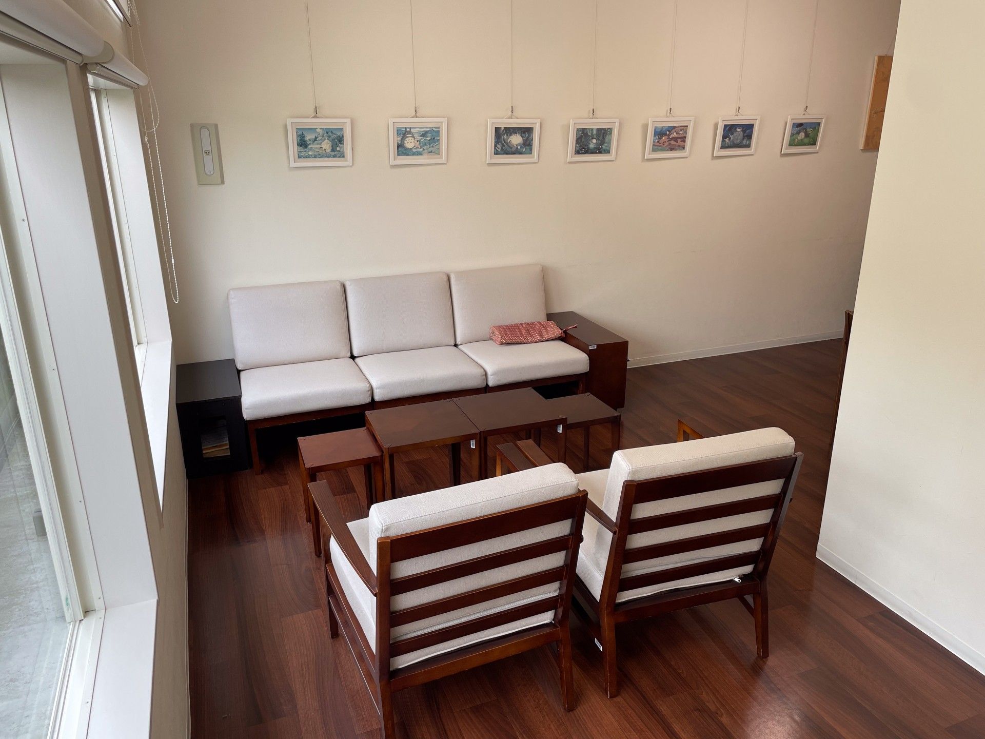 落ち着いた雰囲気の談話室