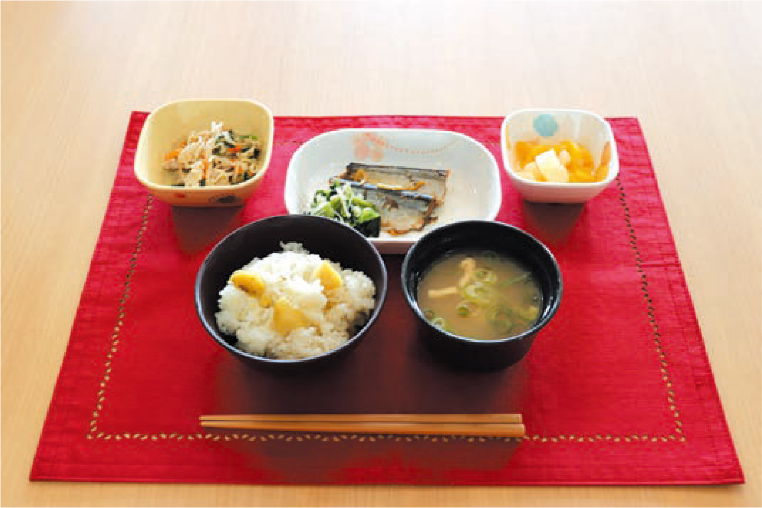 彩り豊かな食事セット