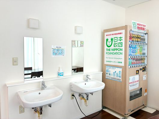 ２階廊下食堂洗面台