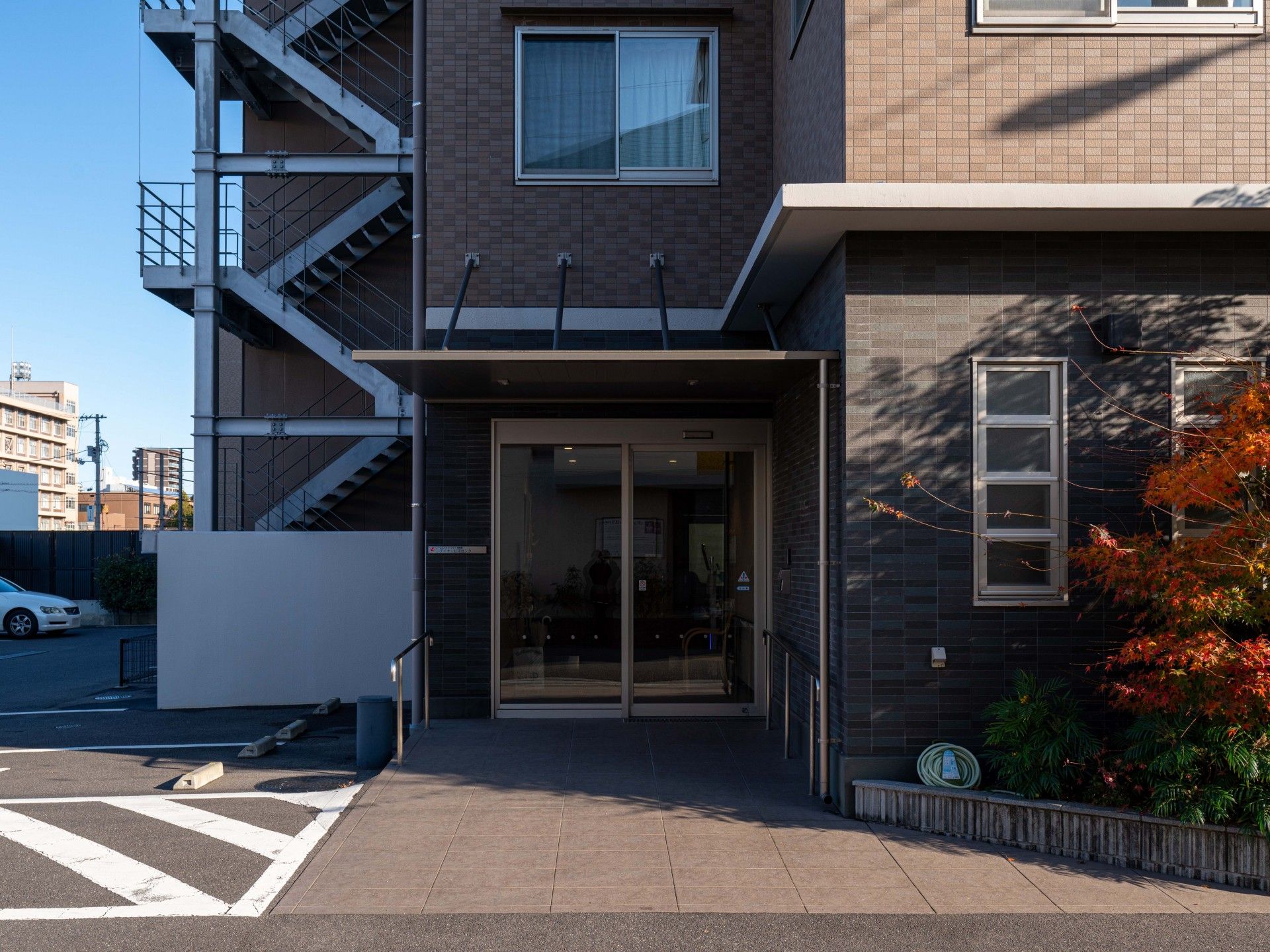 明るいエントランスホール