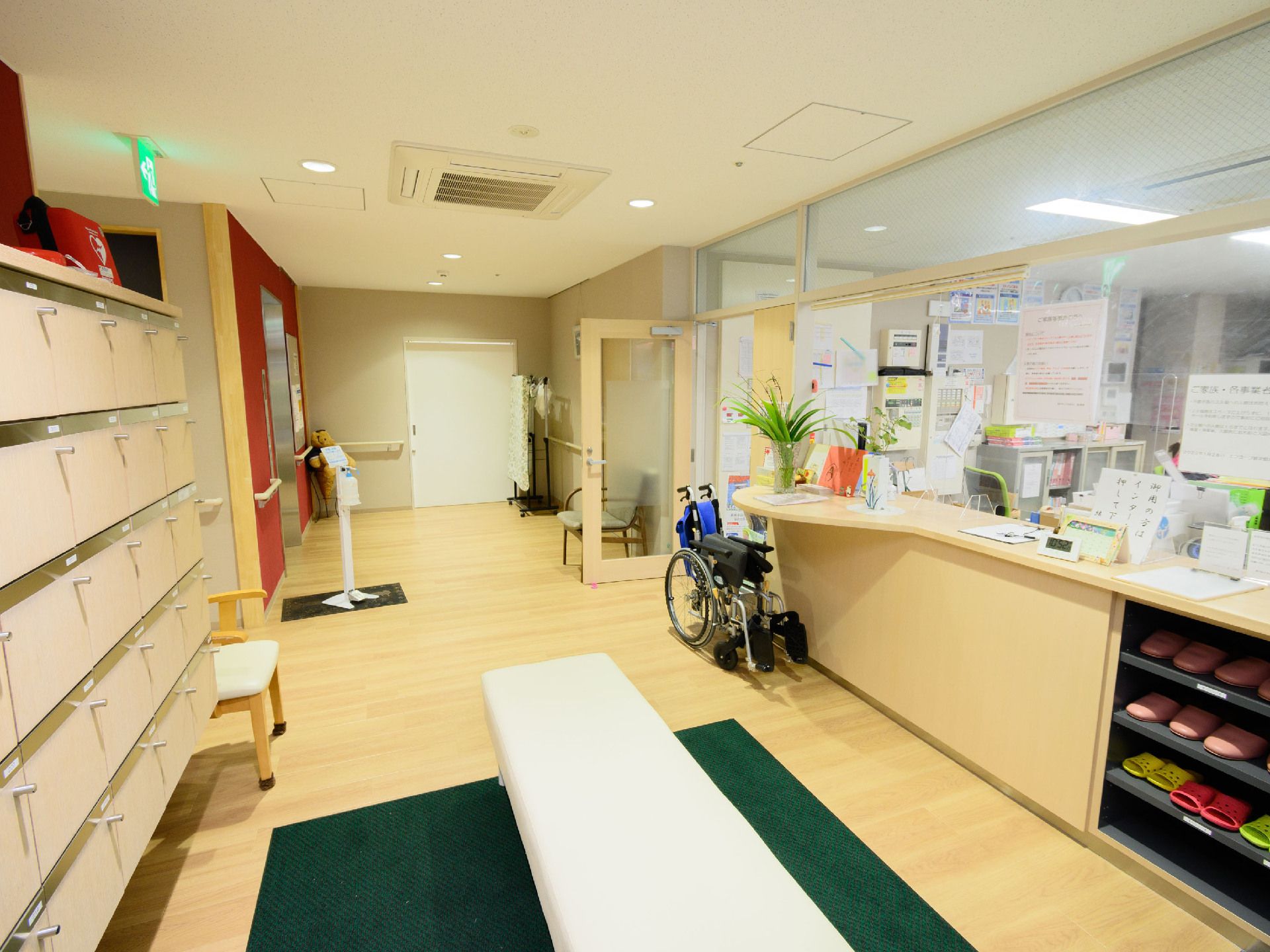 受付を設置した玄関ホール