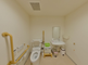 明るく清潔なトイレスペース