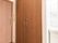 木目調の扉の部屋