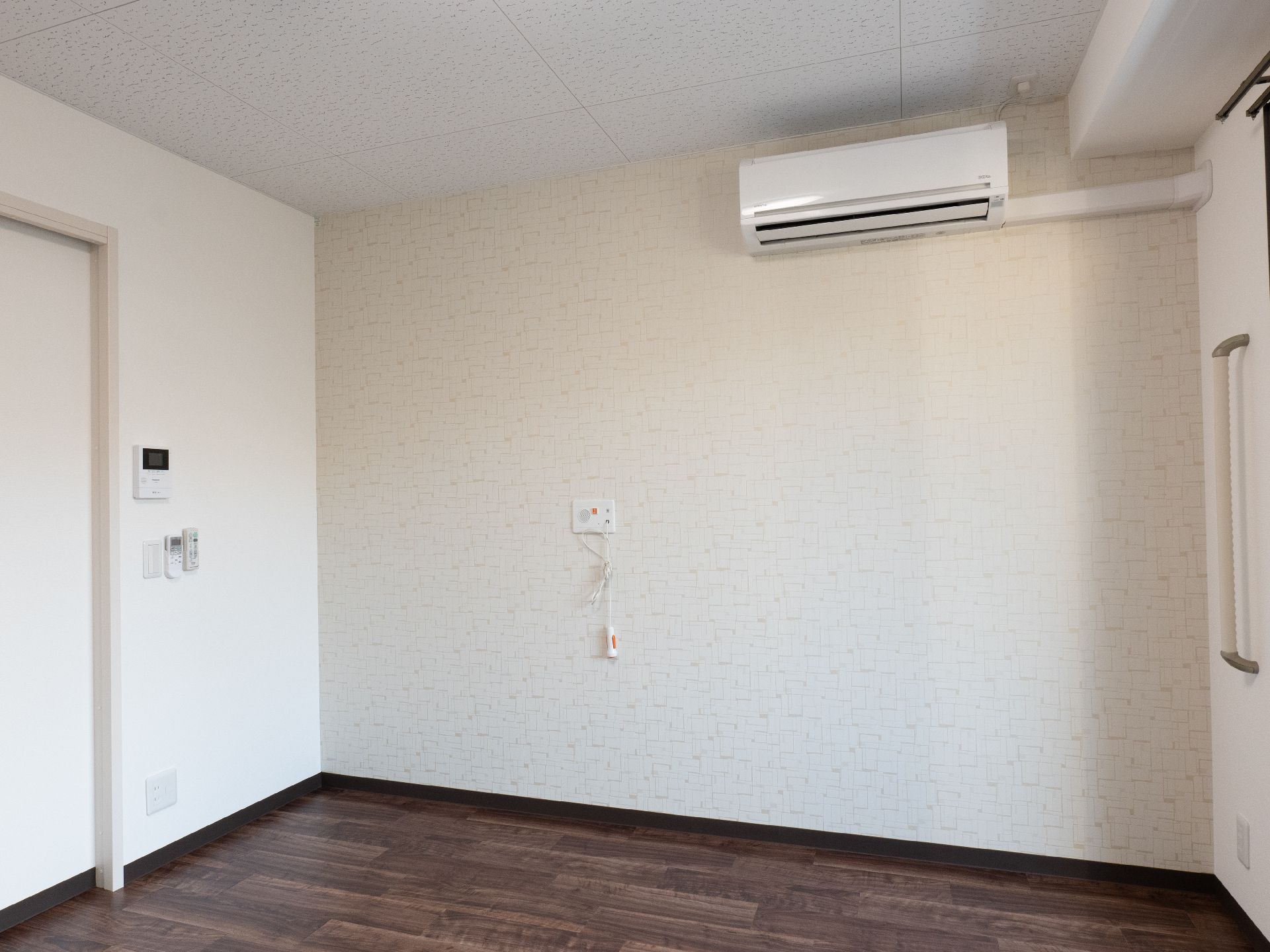 フローリングを採用した居室