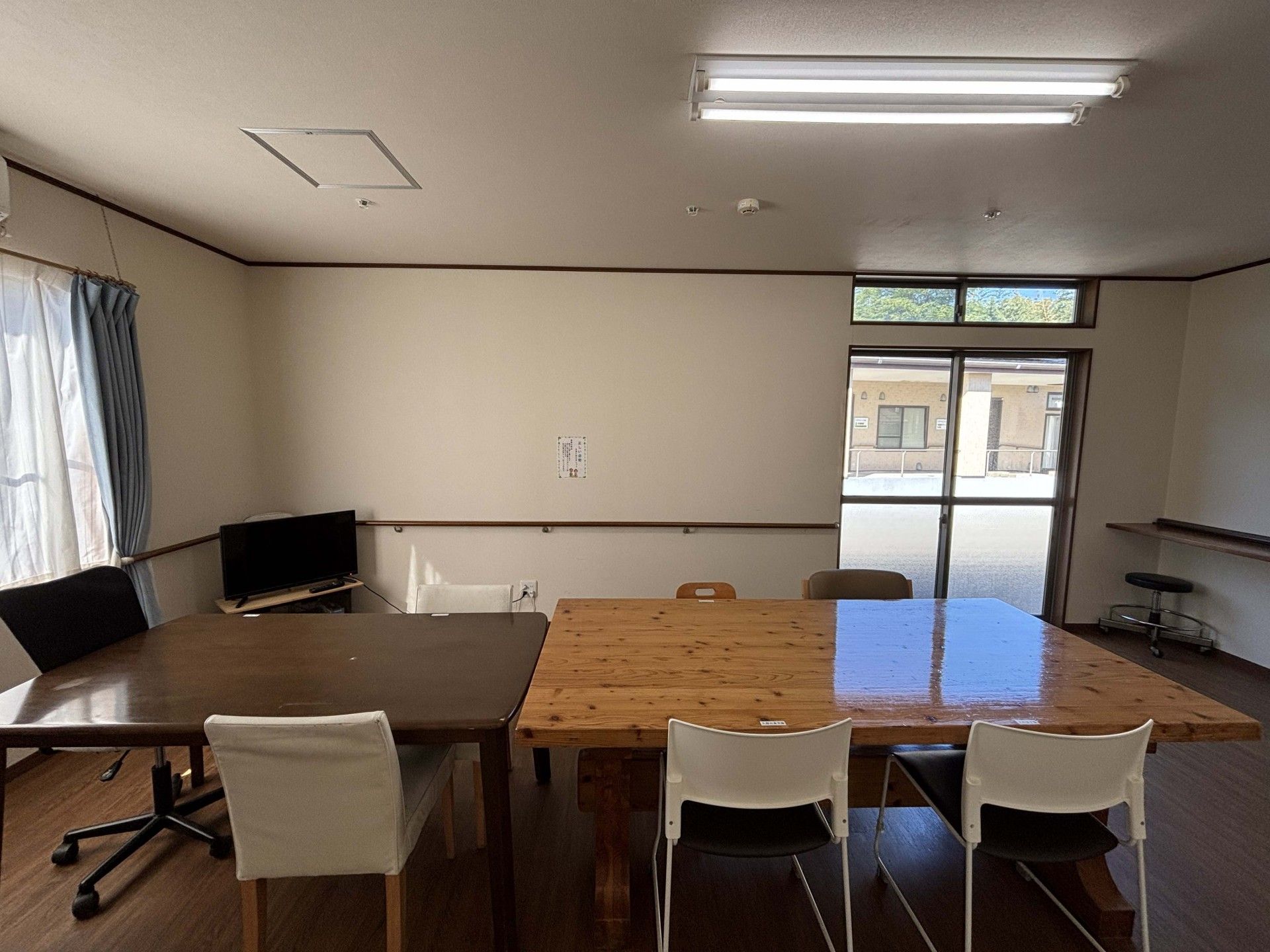 日差しが差し込む部屋