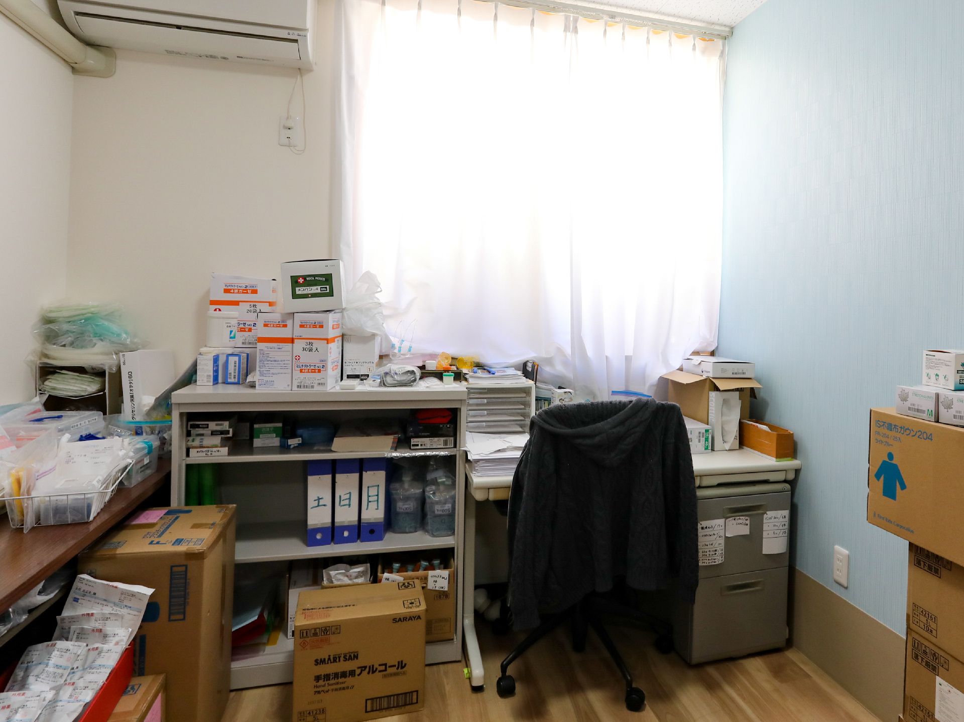 さまざまな作業を行う際に利用するスタッフルーム