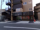 都市の通りと建物の外観